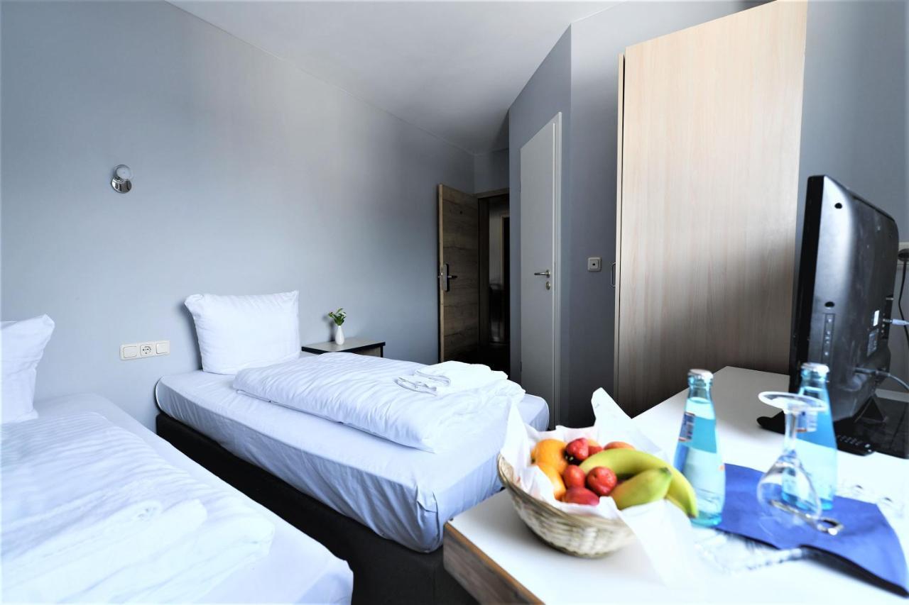 Hotel Best One Rossdorf  Екстер'єр фото